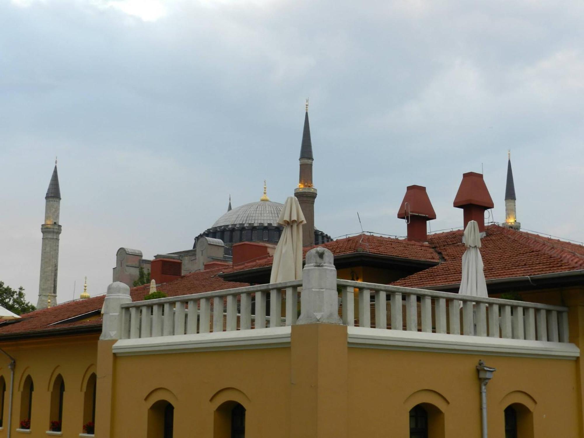 Berk Guest House - Grandma'S House Istanbul Exterior foto